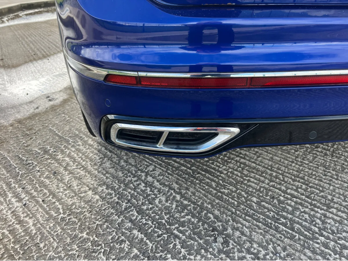 Volkswagen Tiguan R-LINE 2.0 TDI MANUAL 6SPEED FWD - Image 4