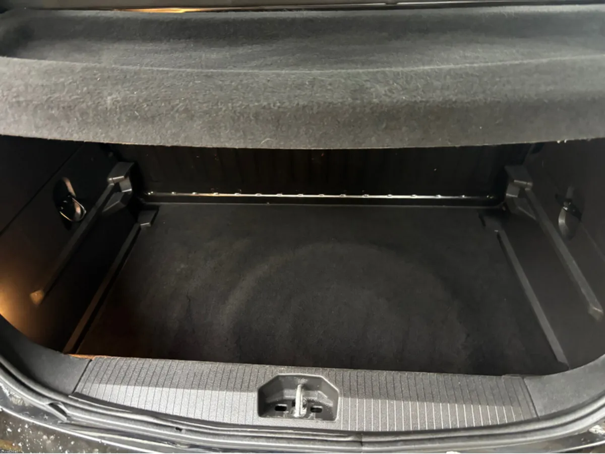 Opel Corsa CORSA-E E 1.4 I 90PS 5DR AUTO - Image 3