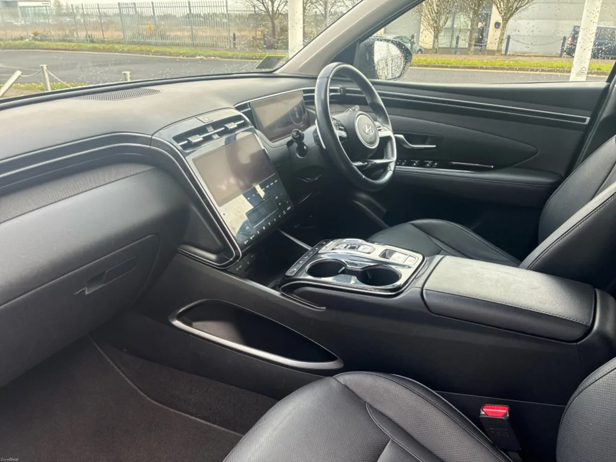 Hyundai Tucson EXECUTIVE PLUS 2TONE 5DR AUTO - Image 3