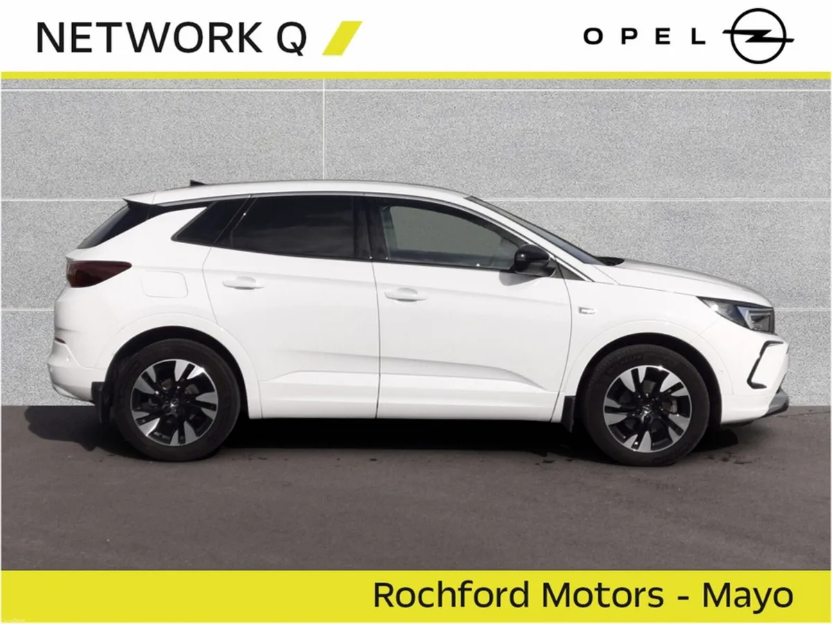 Opel Grandland ELEGANCE 1.2 130PS  Auto - Image 3