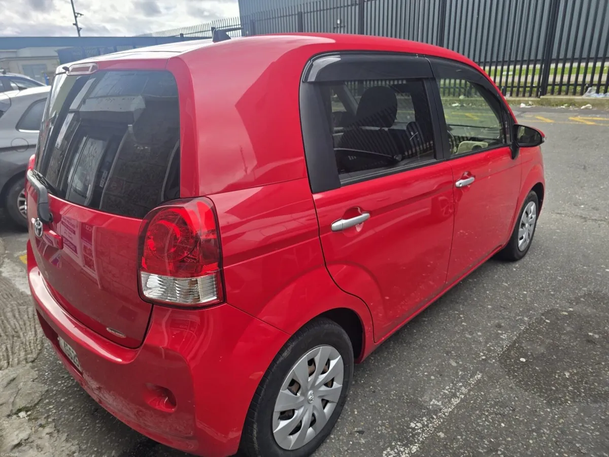 Automatic Toyota Porte 2014 - Image 4