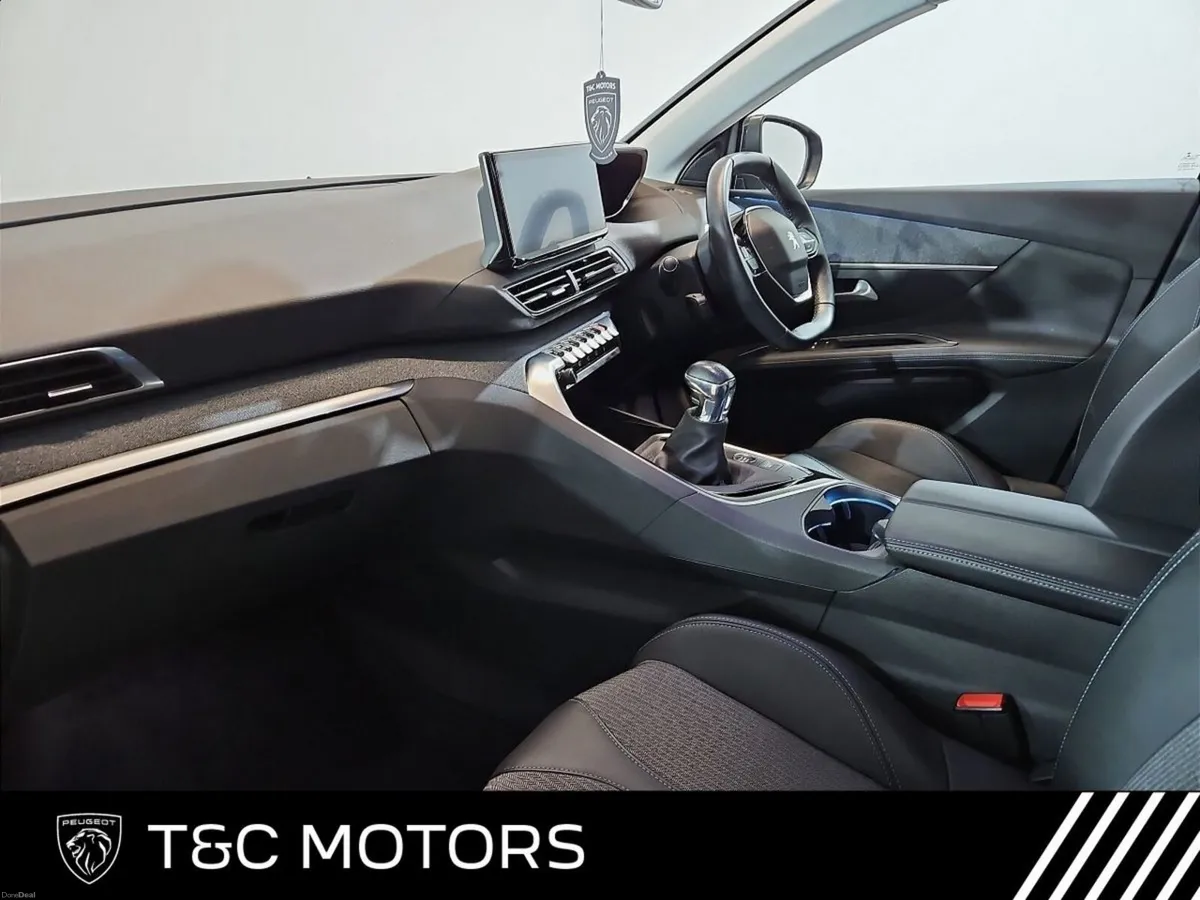 Peugeot 3008 Allure 1.5 Diesel, Front and Rear Par - Image 4