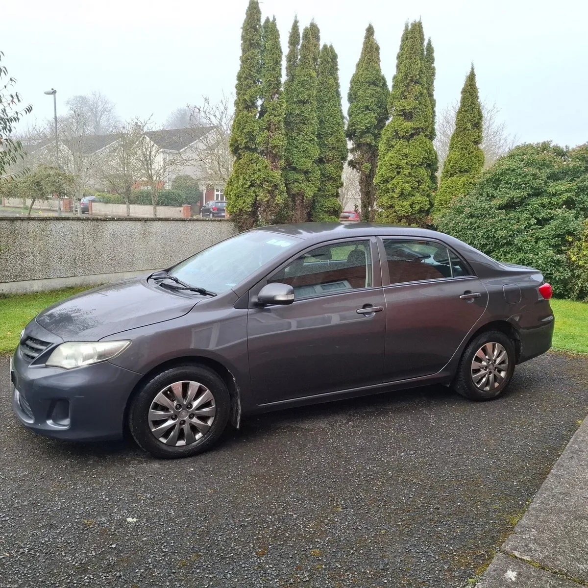 Toyota Corolla Saloon Diesel Grey 2013 - Image 1