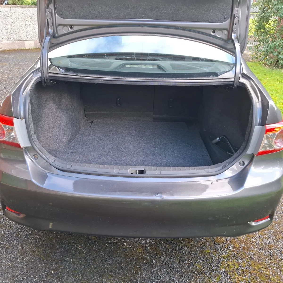 Toyota Corolla Saloon Diesel Grey 2013 - Image 3