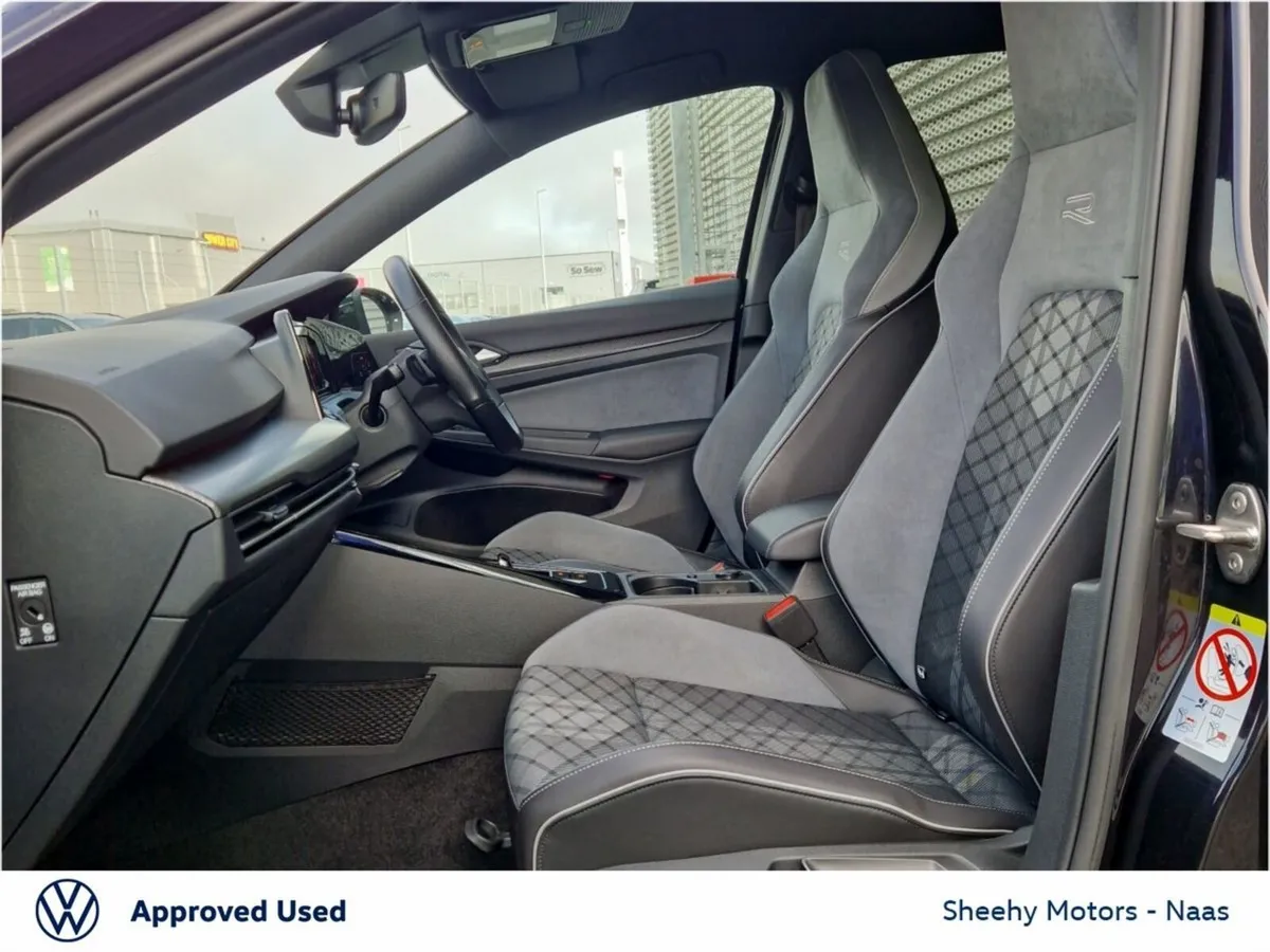 Volkswagen Golf R-Line 2.0TDI DSG - Image 4