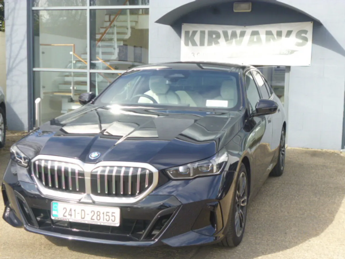 BMW 530e M Sport 2.0L Plug in Hybrid Electric 2024 - Image 3