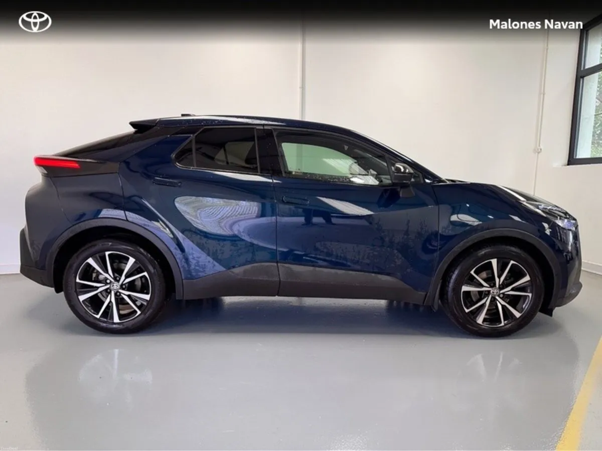 Toyota C-HR Hybrid Sport - Image 3