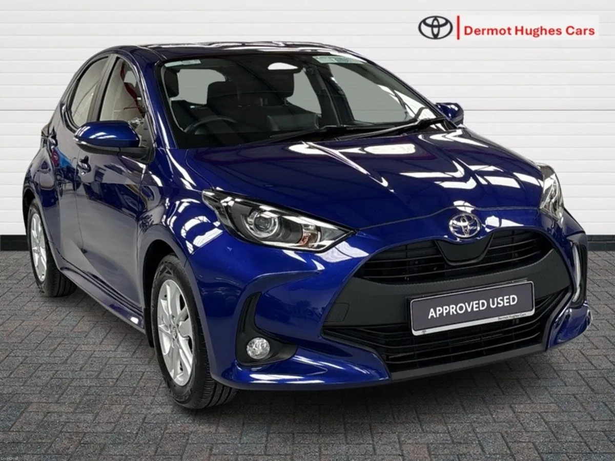Toyota Yaris HYBRID 115 LUNA  AUTO - Image 1