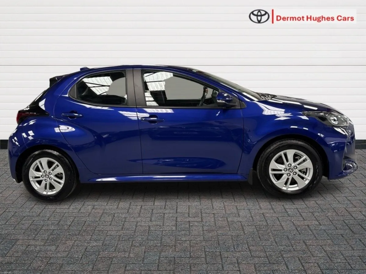 Toyota Yaris HYBRID 115 LUNA  AUTO - Image 3