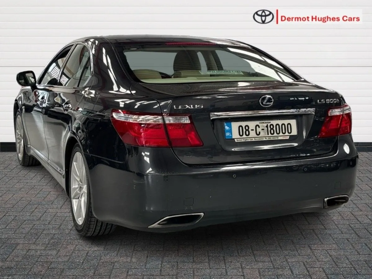 Lexus LS LS 600H 5.0 4DR SALOON - Image 2