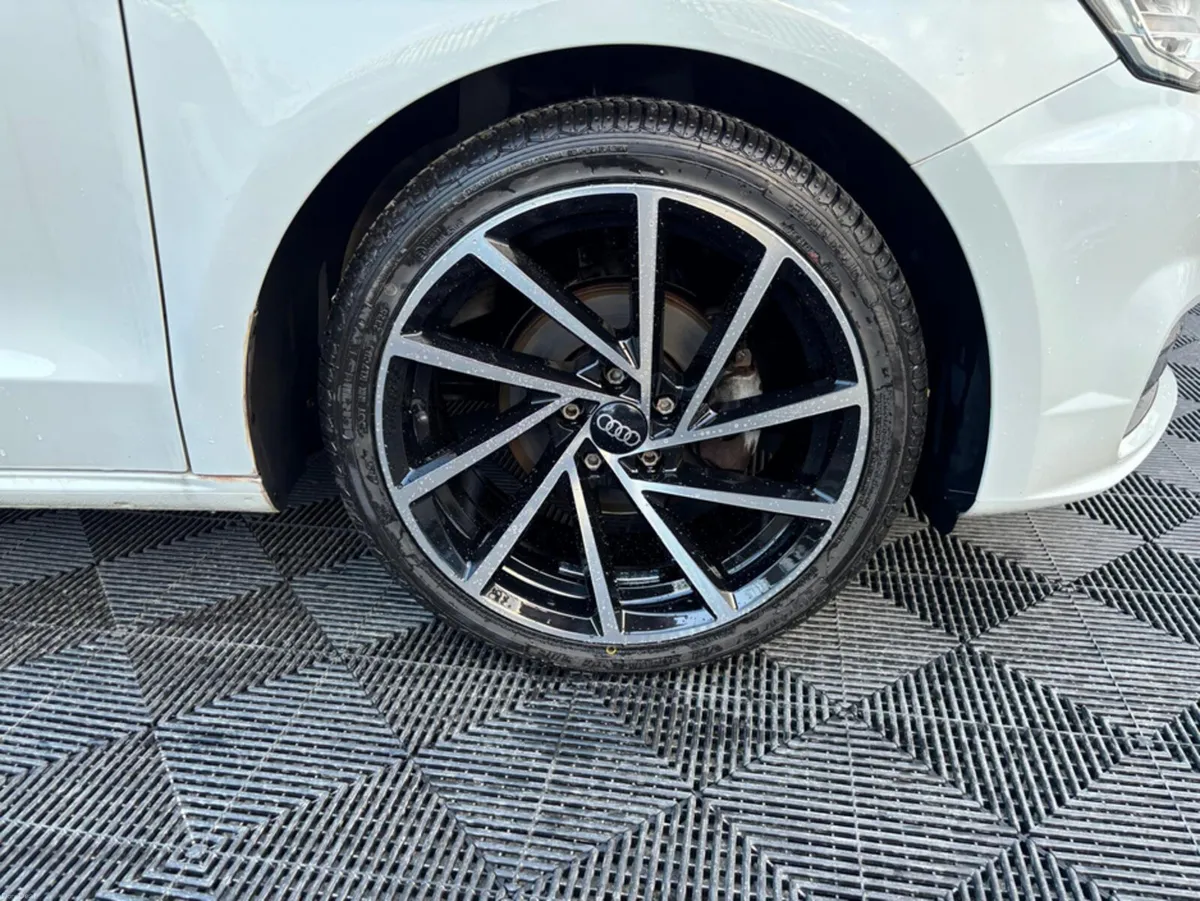 Audi A1 Audi A1 1.4 petrol, auto, loaded with spec - Image 3