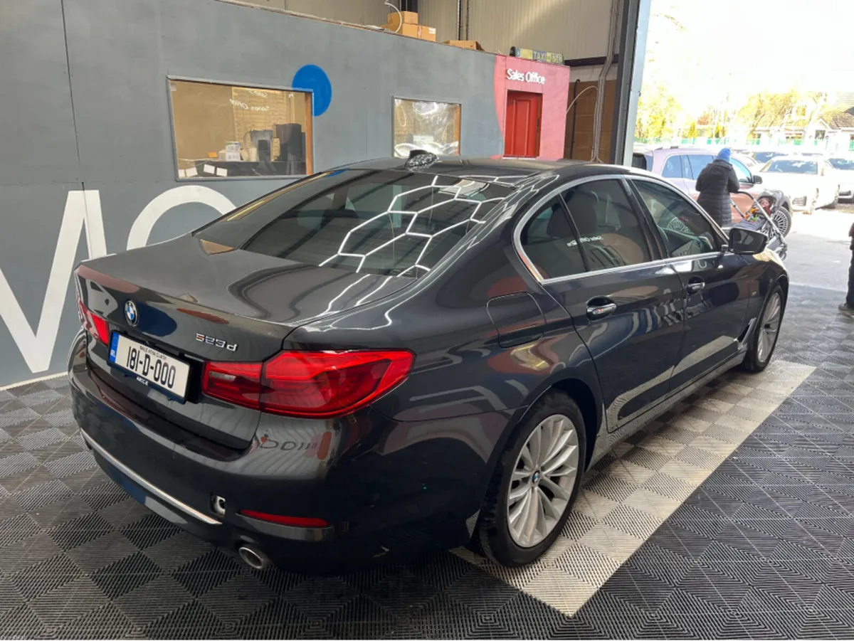 BMW 5-Series 2018 BMW 523D LUXURY 2.0 AUTOMATIC / - Image 2