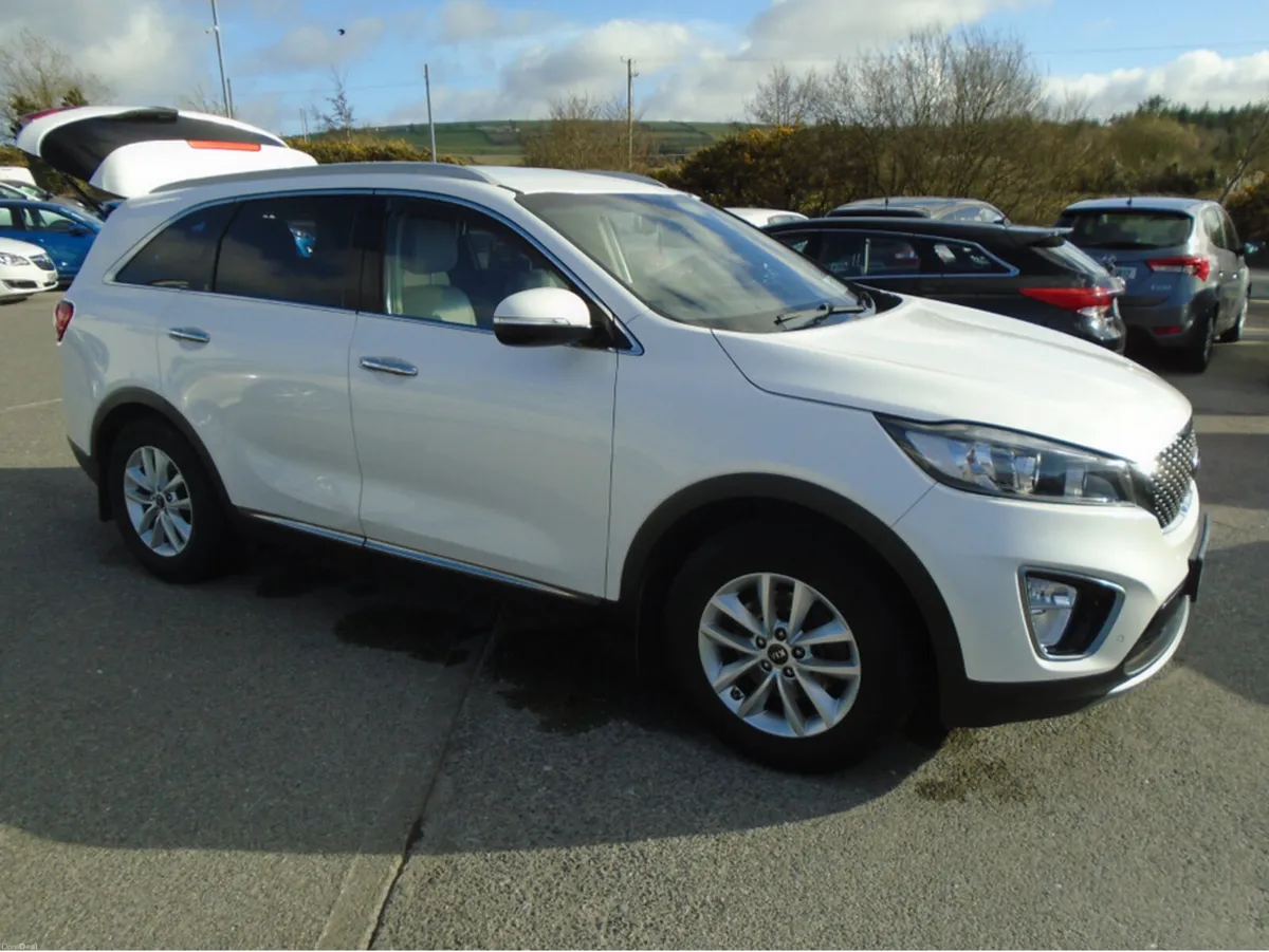 Kia Sorento PLATINUM 4X2 5DR   7 Seater - Image 2