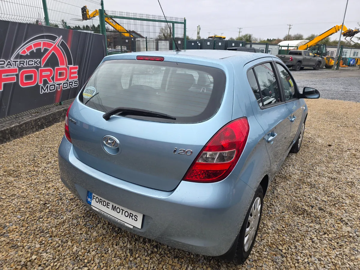 Hyundai i20 2010 - Image 4