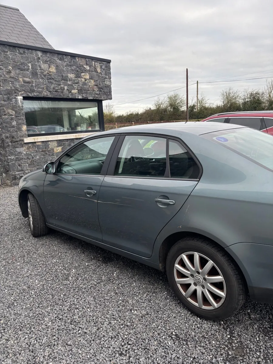 Volkswagen Jetta 2007 - Image 4