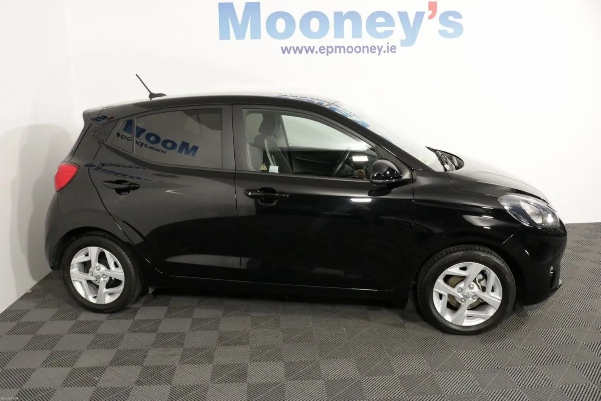 Hyundai i10 Low Milage i10 Deluxe Plus - Image 3