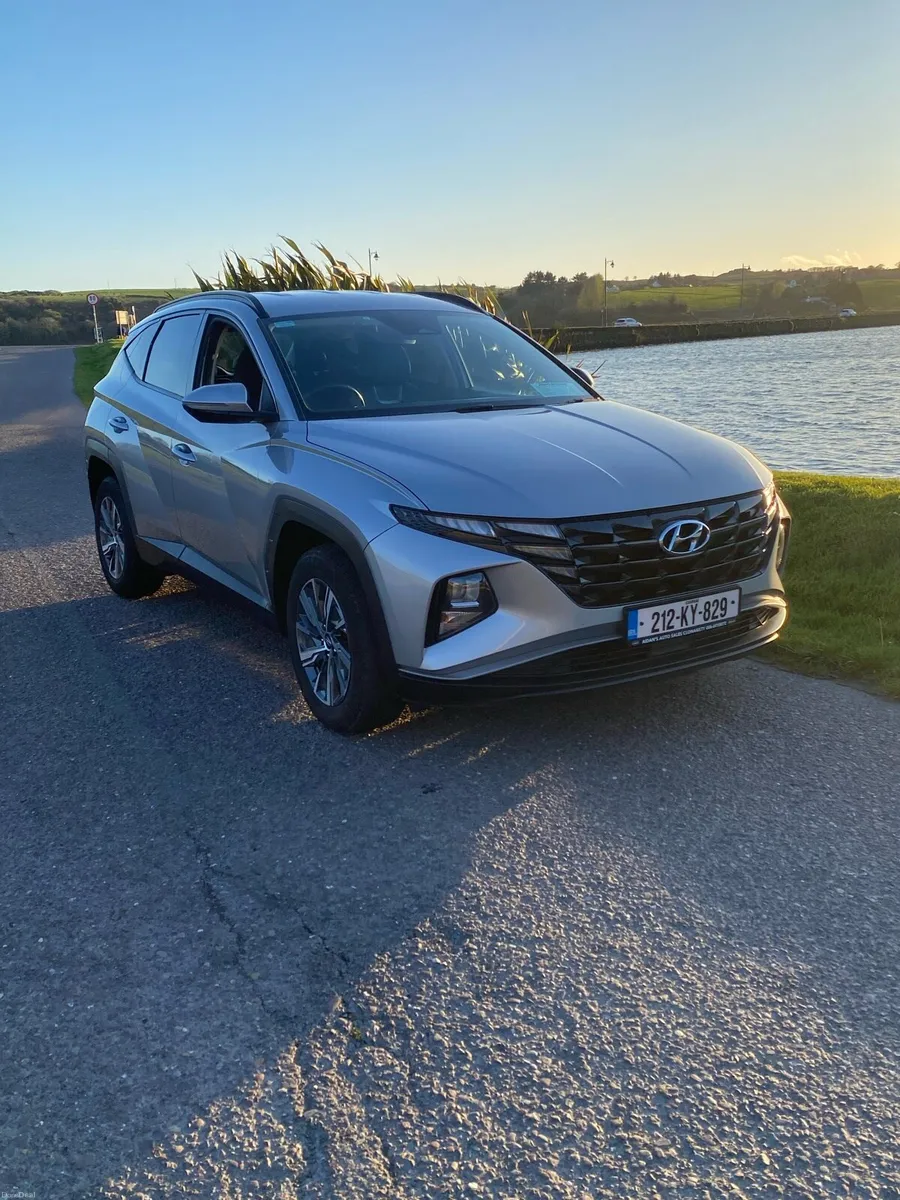 HYUNDAI TUCSON EXECUTIVE 1.6 PETROL HYBRID - Image 2