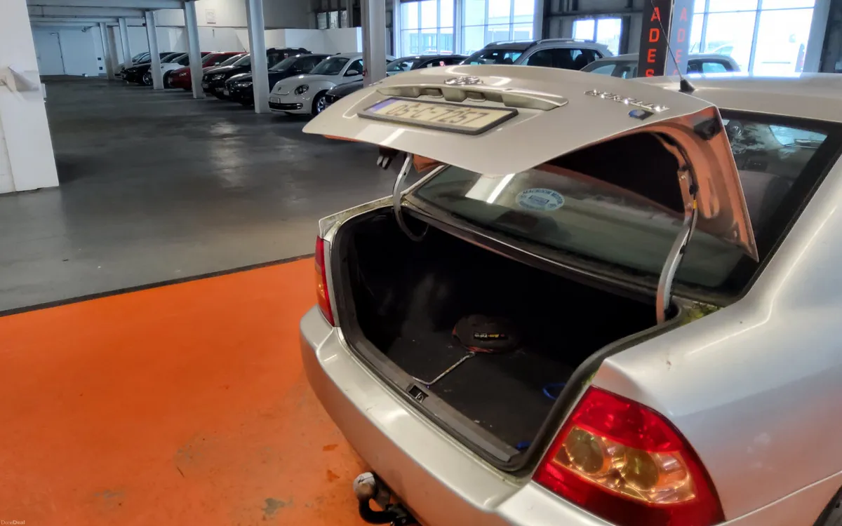 Toyota Corolla 2005 - Image 3