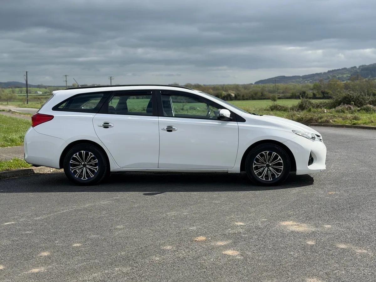 Toyota Auris 141 NCT and Tax - Image 3
