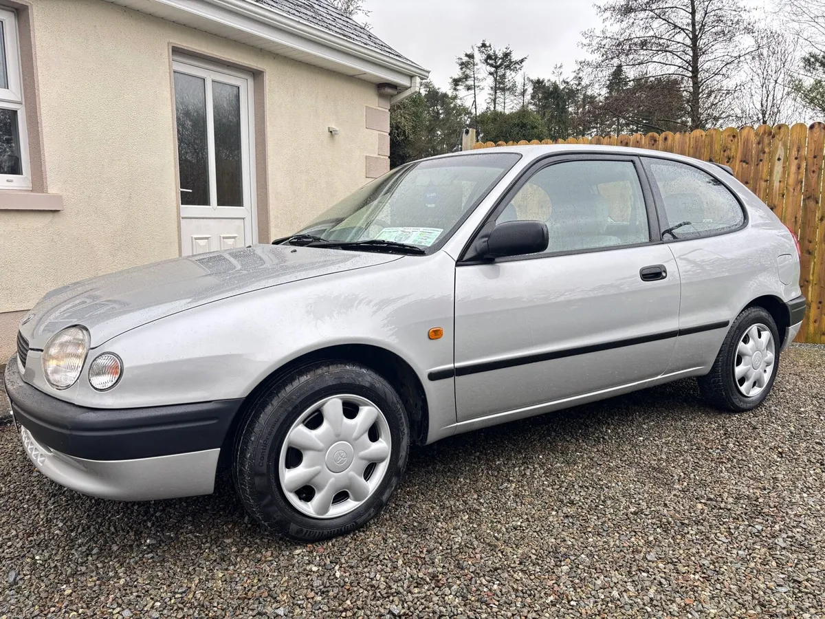 Toyota Corolla 1.3i Auto 49,000 miles - Image 2