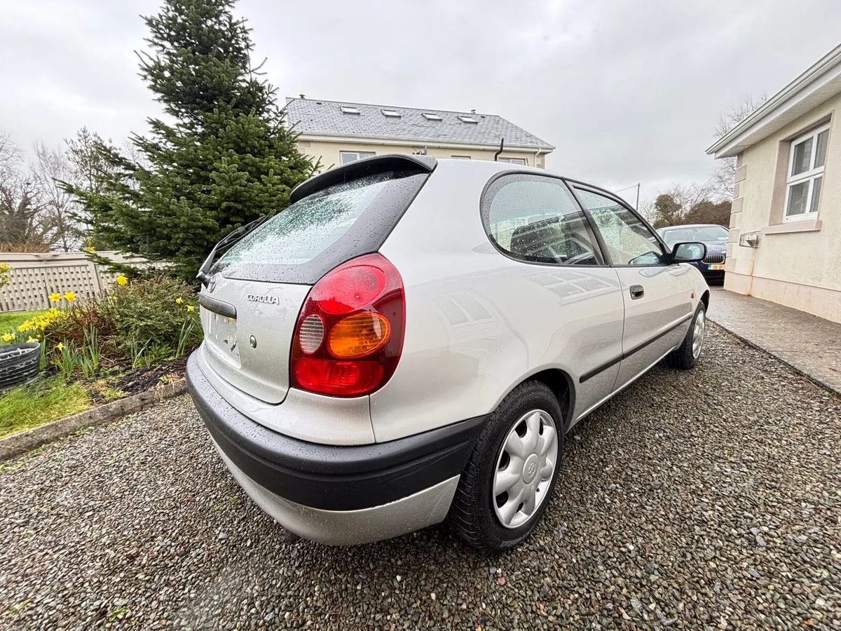 Toyota Corolla 1.3i Auto 49,000 miles - Image 4