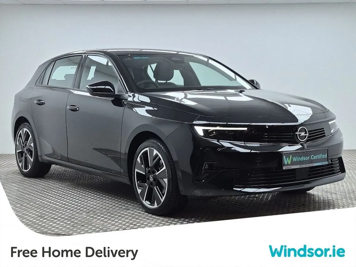 Opel Astra Electric SC Premium 54kWh - Image 1