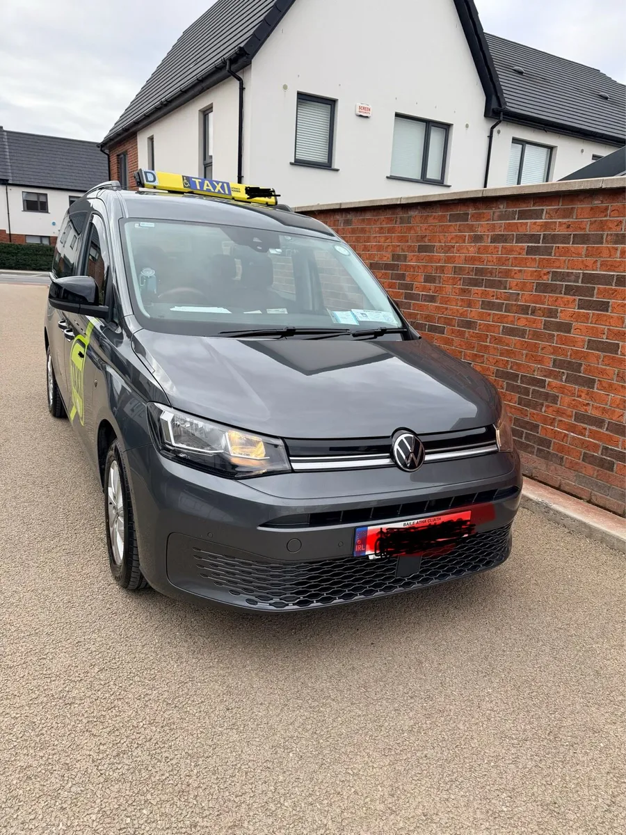 VW caddy 2023 auto - Image 1