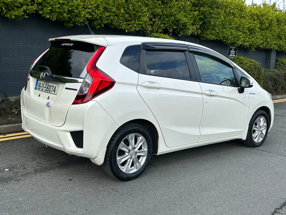 Honda Fit 2015 automatic hybrid nct 03/27 - Image 3