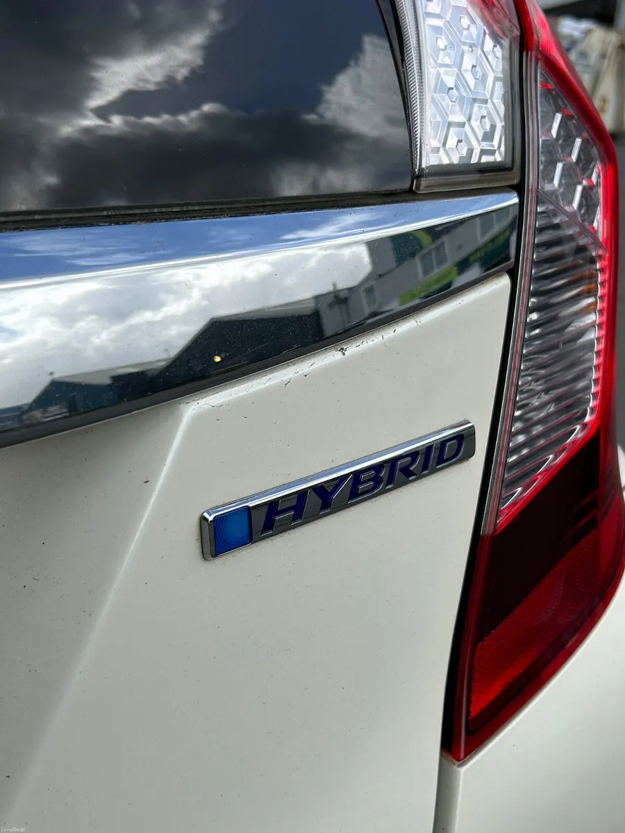 Honda Fit 2015 automatic hybrid nct 03/27 - Image 4