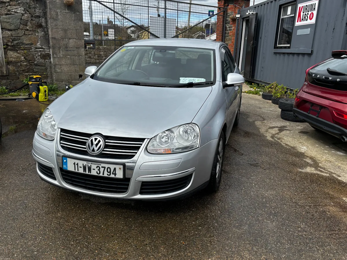 Volkswagen Jetta 2011 - Image 3