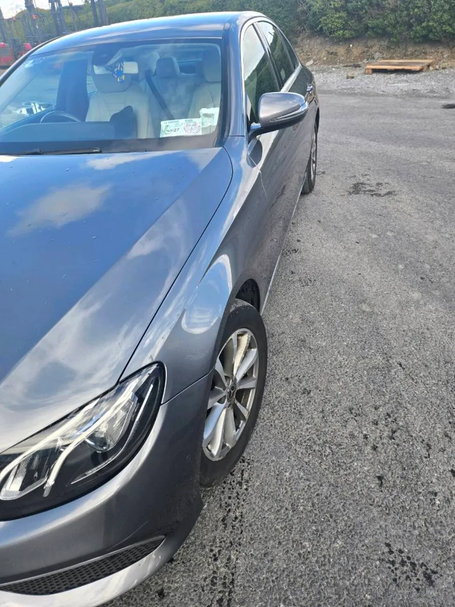 Mercedes E200d - Image 4