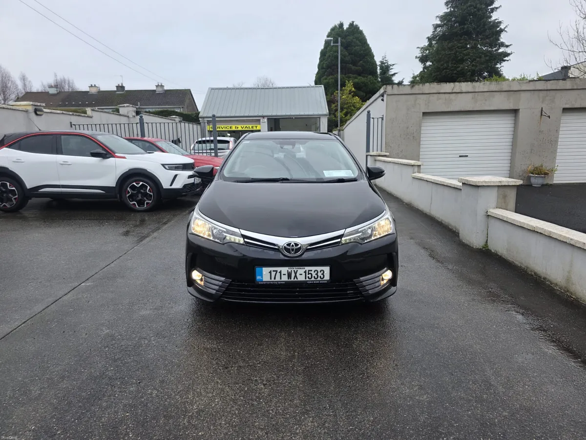 Toyota Corolla 2017 - Image 2