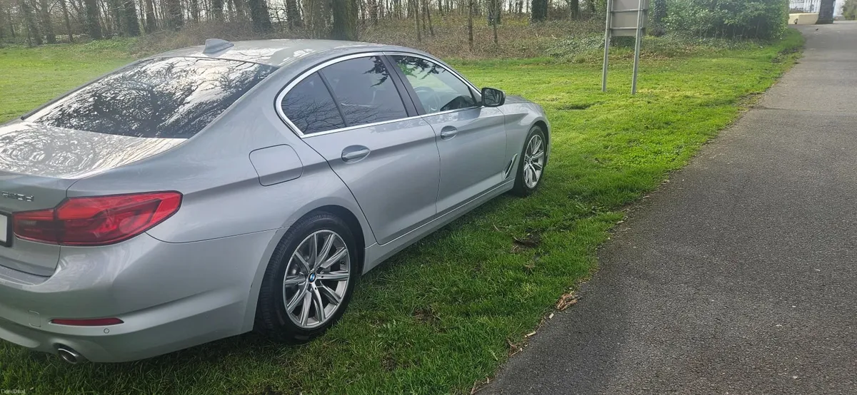 BMW 5-Series 2019 - Image 3