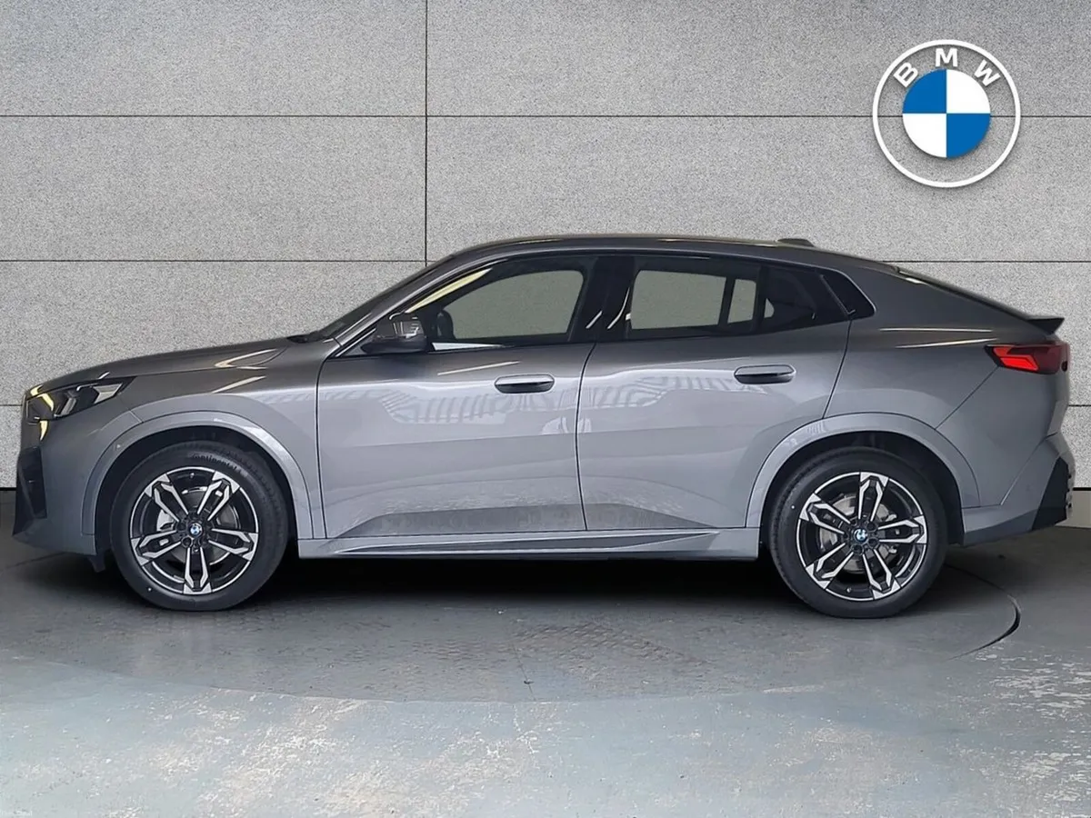 BMW iX2 eDrive20 M Sport - Image 3
