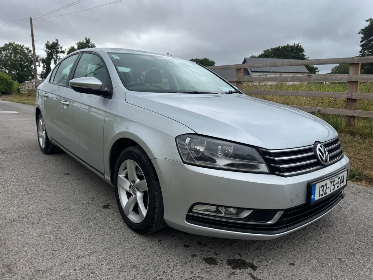 Volkswagen Passat 2013 - Image 2