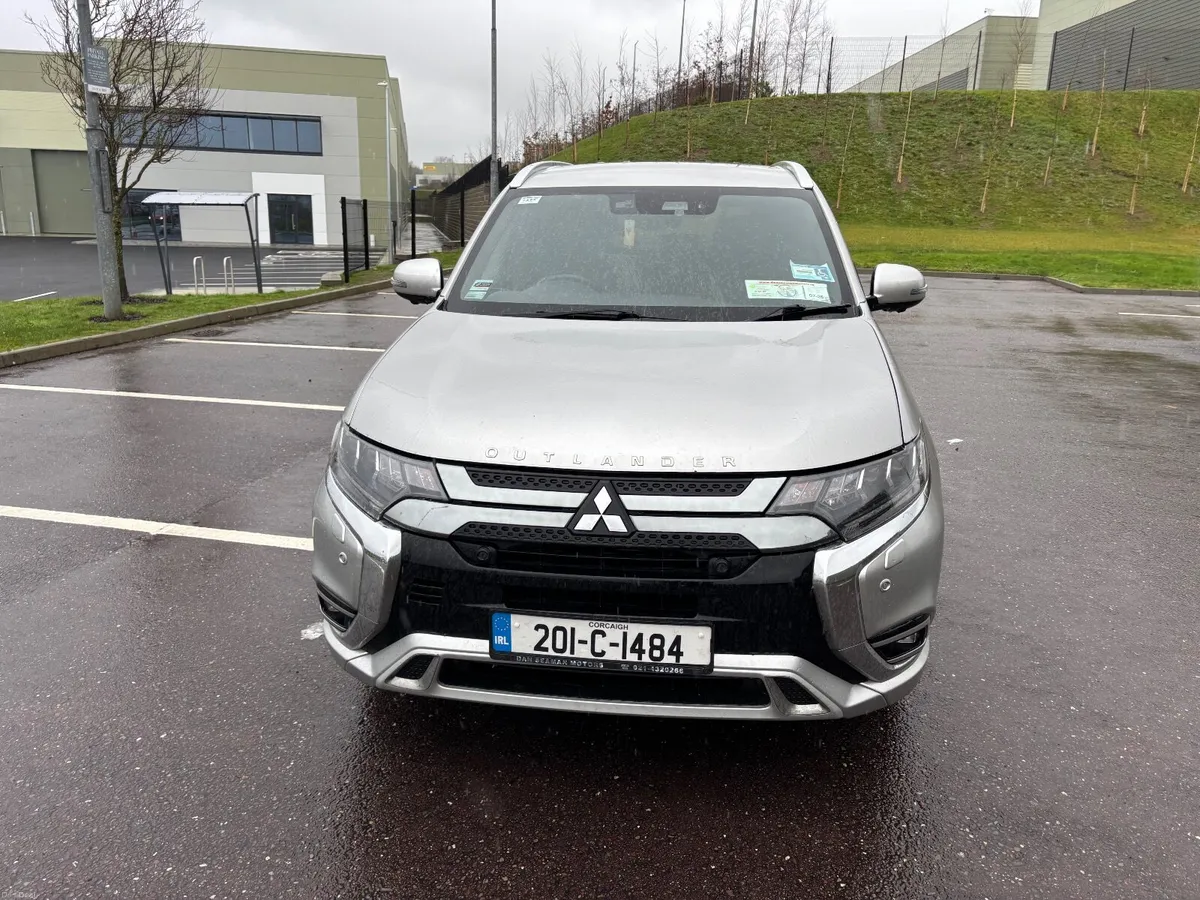 Mitsubishi Outlander 2020 PHEV - Image 3