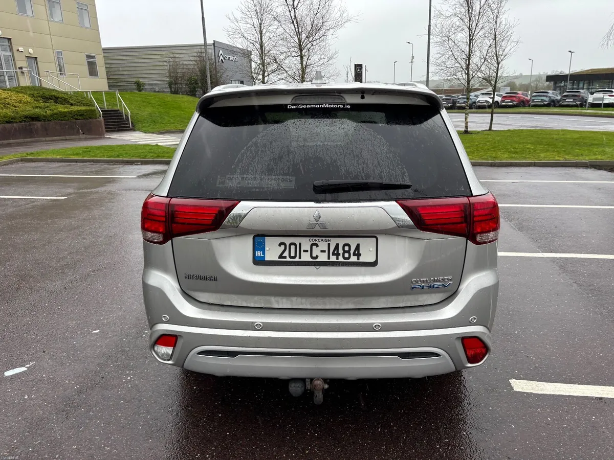 Mitsubishi Outlander 2020 PHEV - Image 4