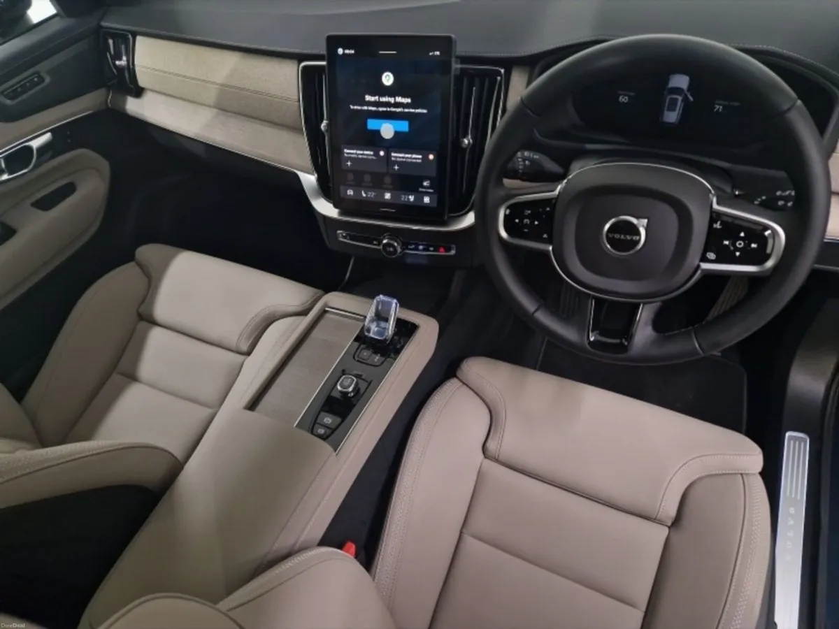 Volvo XC90 T8 PHEV AWD Plus Dark - Image 3