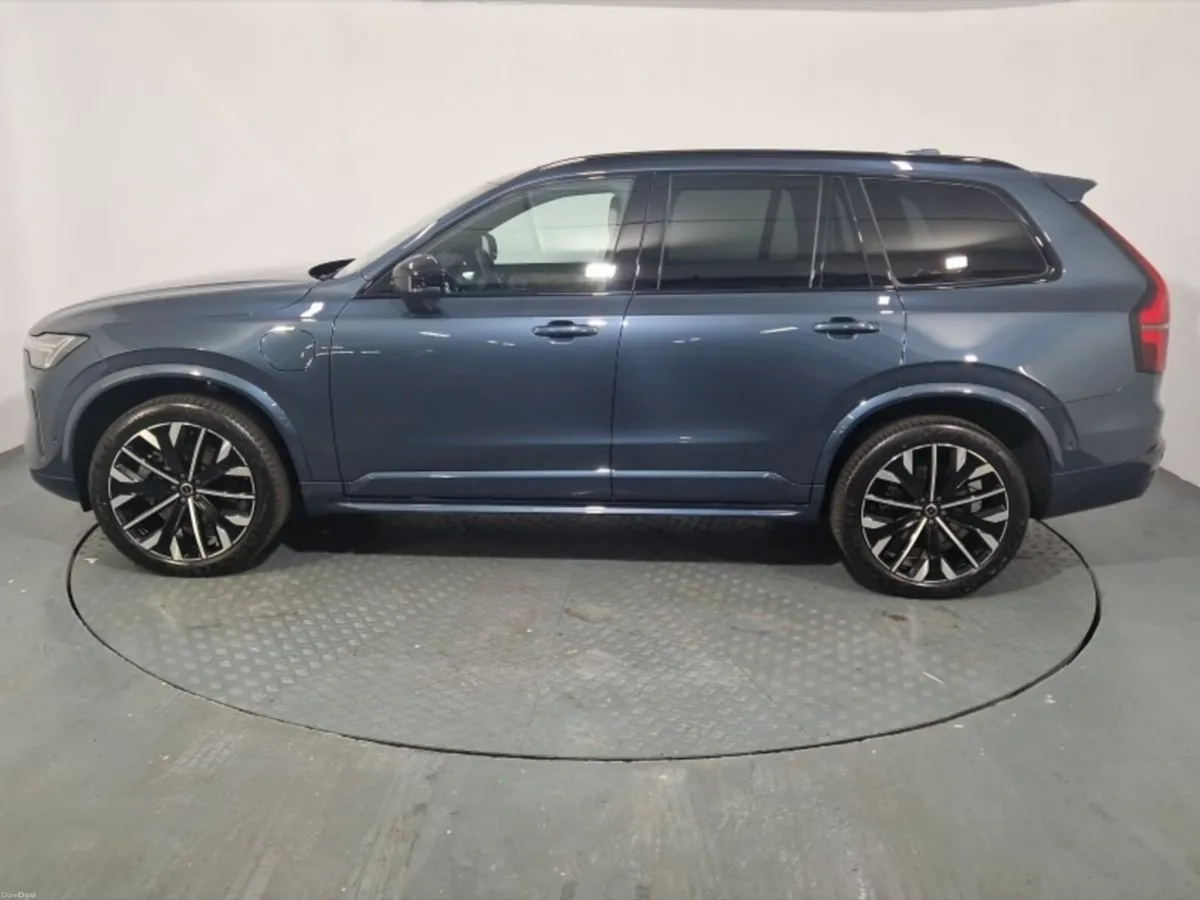 Volvo XC90 T8 PHEV AWD Plus Dark - Image 5