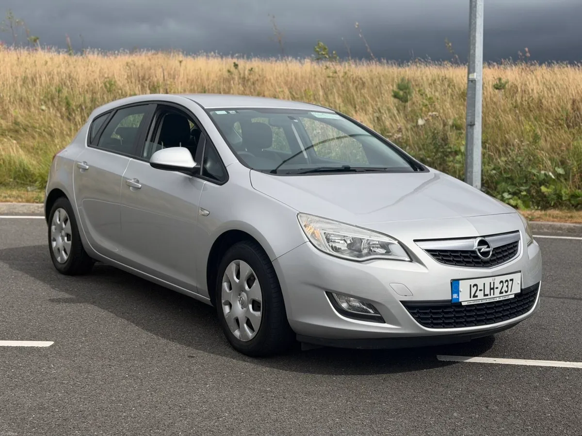 Opel Astra NEW NCT LOW KM - Image 5