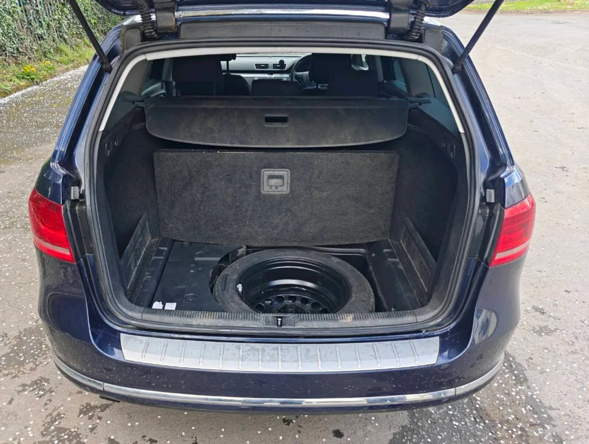 Car - Image 6