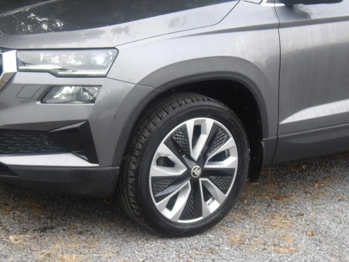 Skoda Karoq 2.0TDI 115HP STYLE // WINTER-PACK // R - Image 5