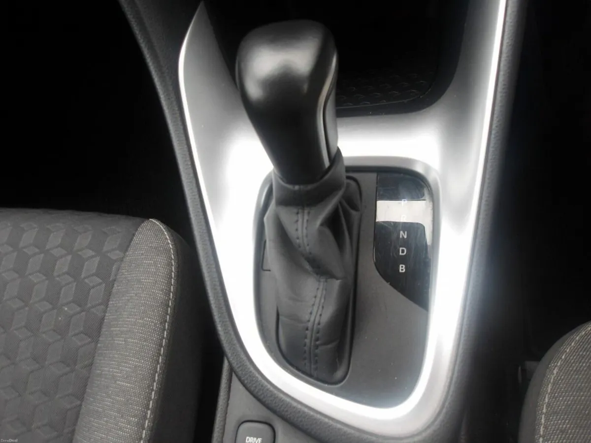 Toyota Yaris 1.5 Hybrid 5Dr Luna - Image 2