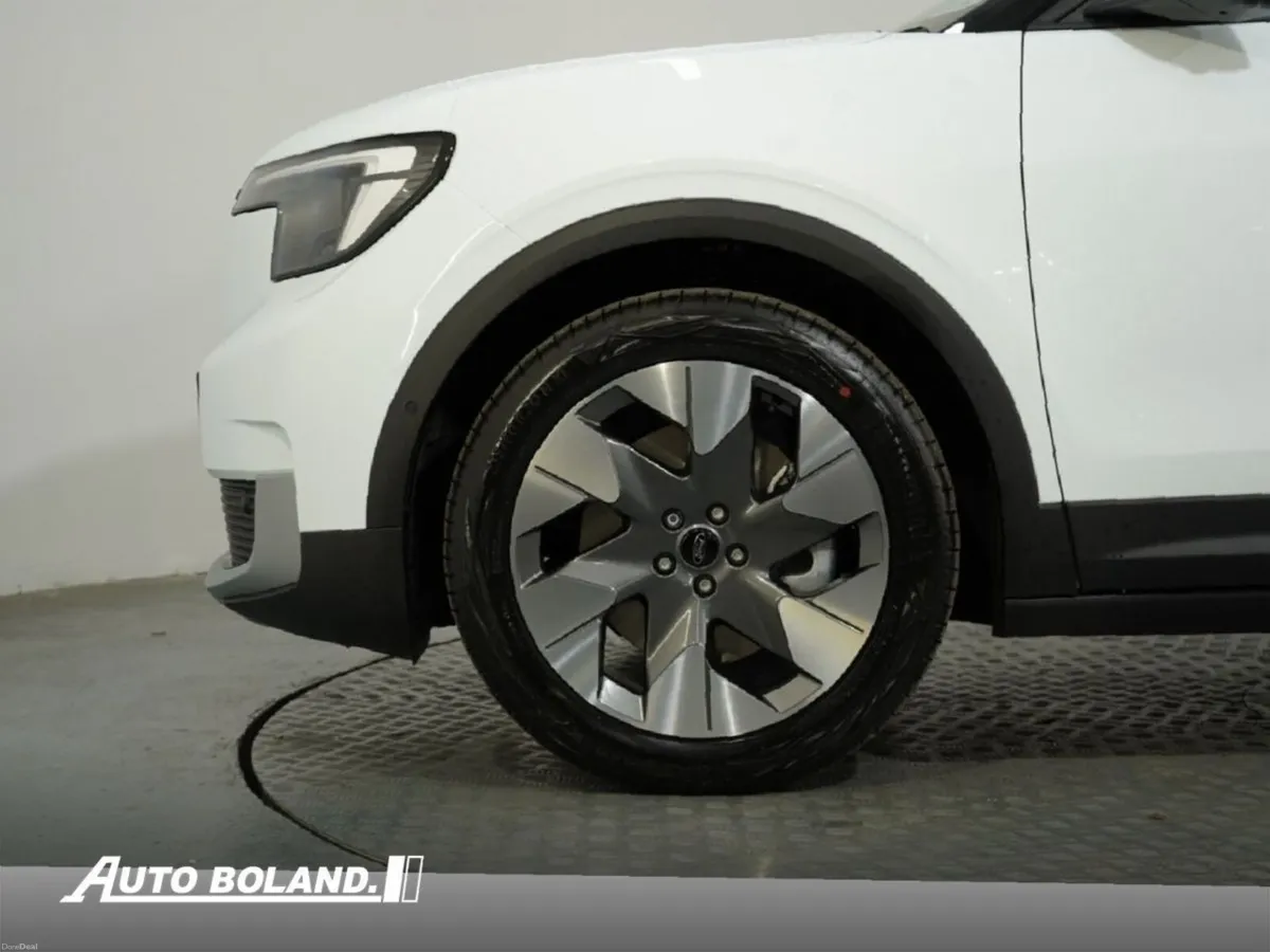 Ford Explorer Premium 77kwh - Image 4