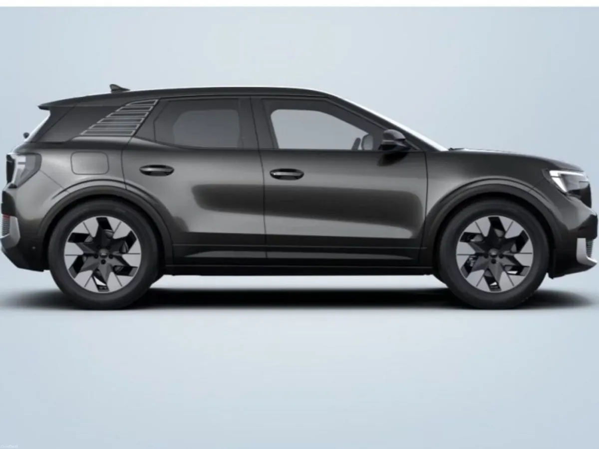 Ford Explorer Premium 77kWh Extended Range - Image 2
