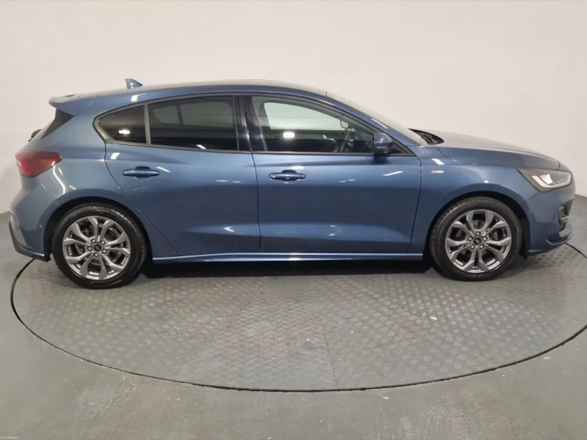 Ford Focus 1.0L ST-Line Style - Image 5