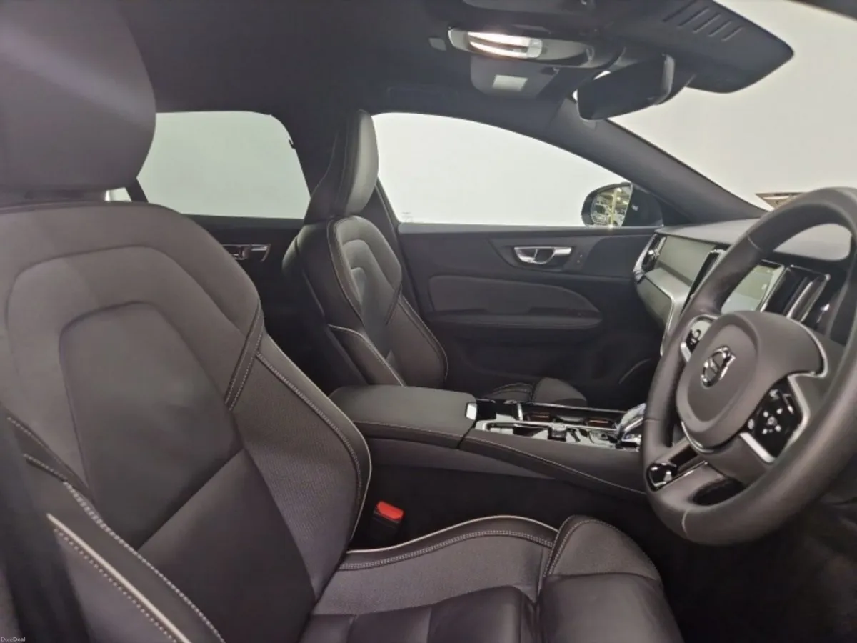 Volvo V60 PHEV Plus Dark - Image 4