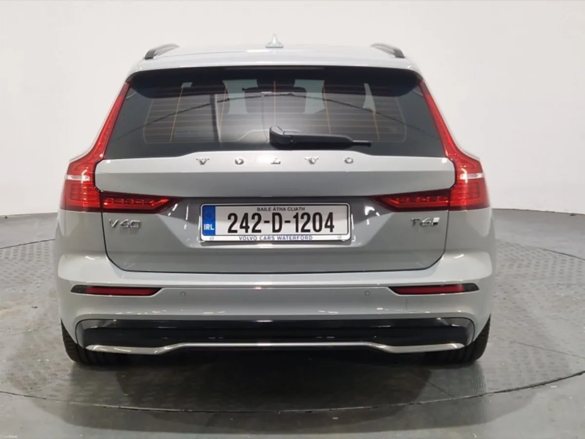 Volvo V60 PHEV Plus Dark - Image 6