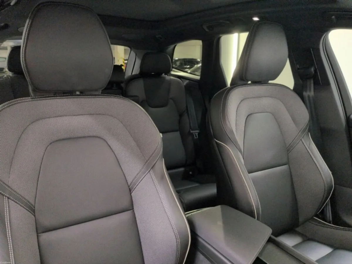Volvo XC60 T6 PHEV Plus Black Edition - Image 4