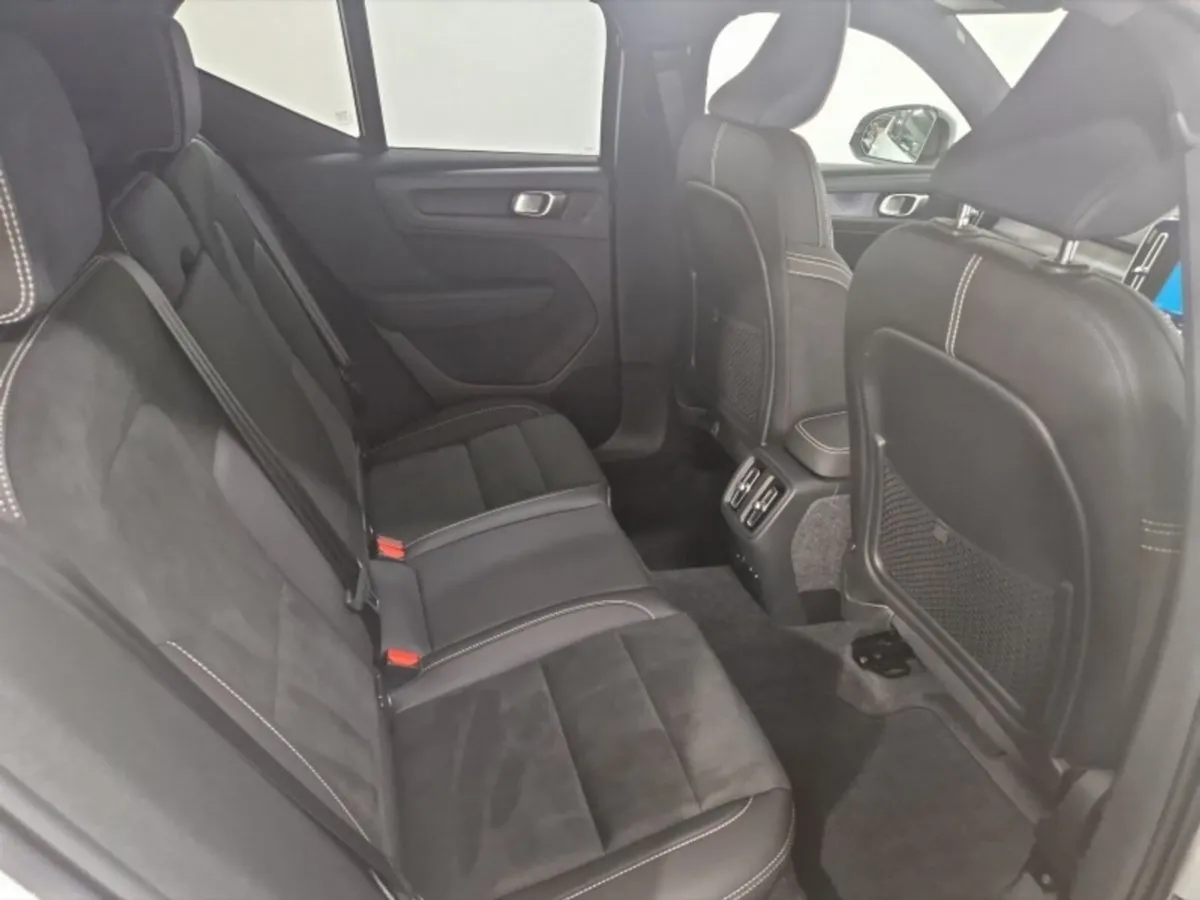 Volvo XC40 BEV Plus - Image 6